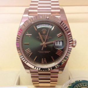 Rolex replica Day-Date 40 228235 Rose Gold orologio assemblato