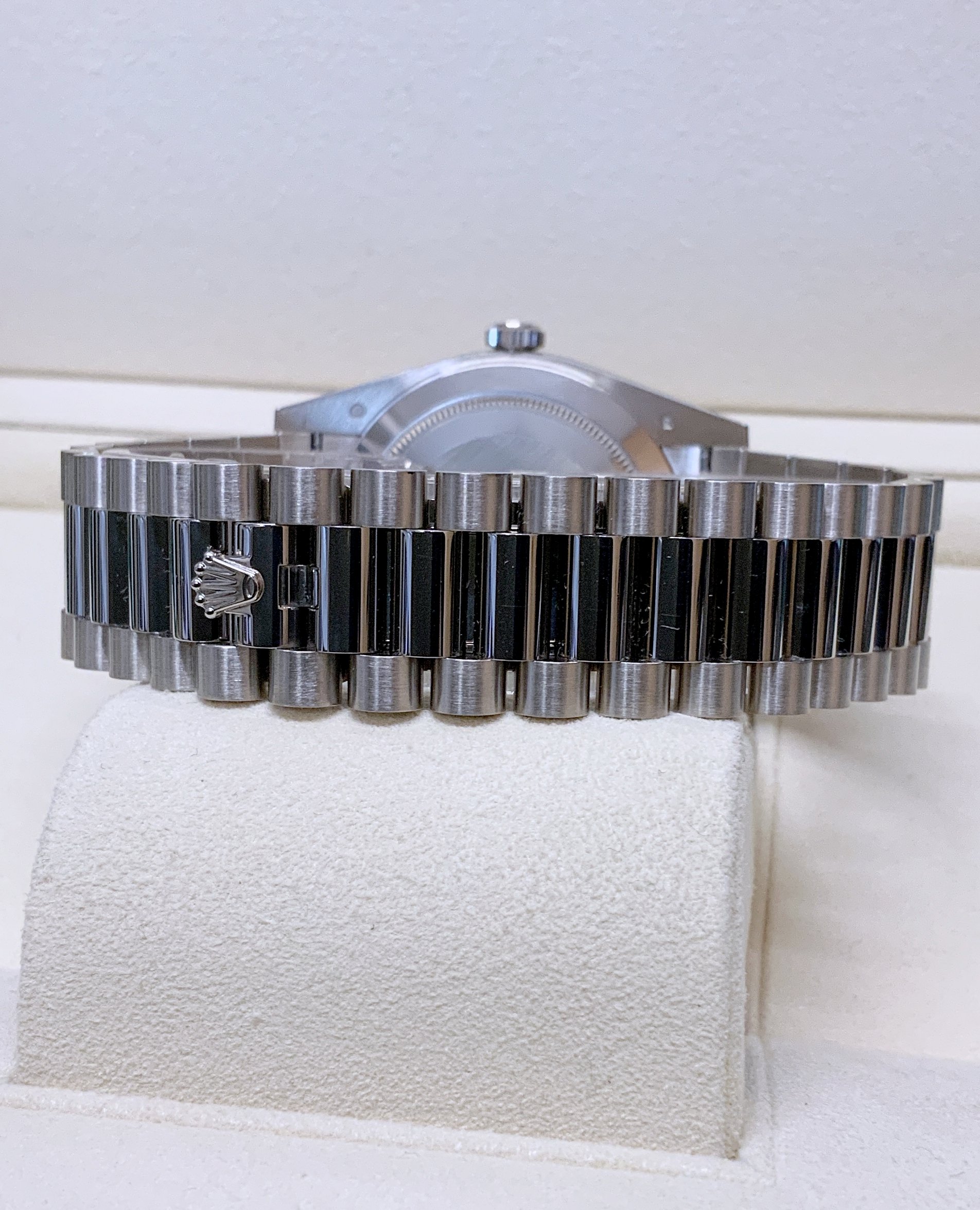 Rolex replica Day-Date 40 228239 White Gold-2