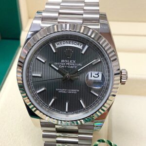 Rolex assemblato Day-Date 40 ref. 228239 White Gold linear dial