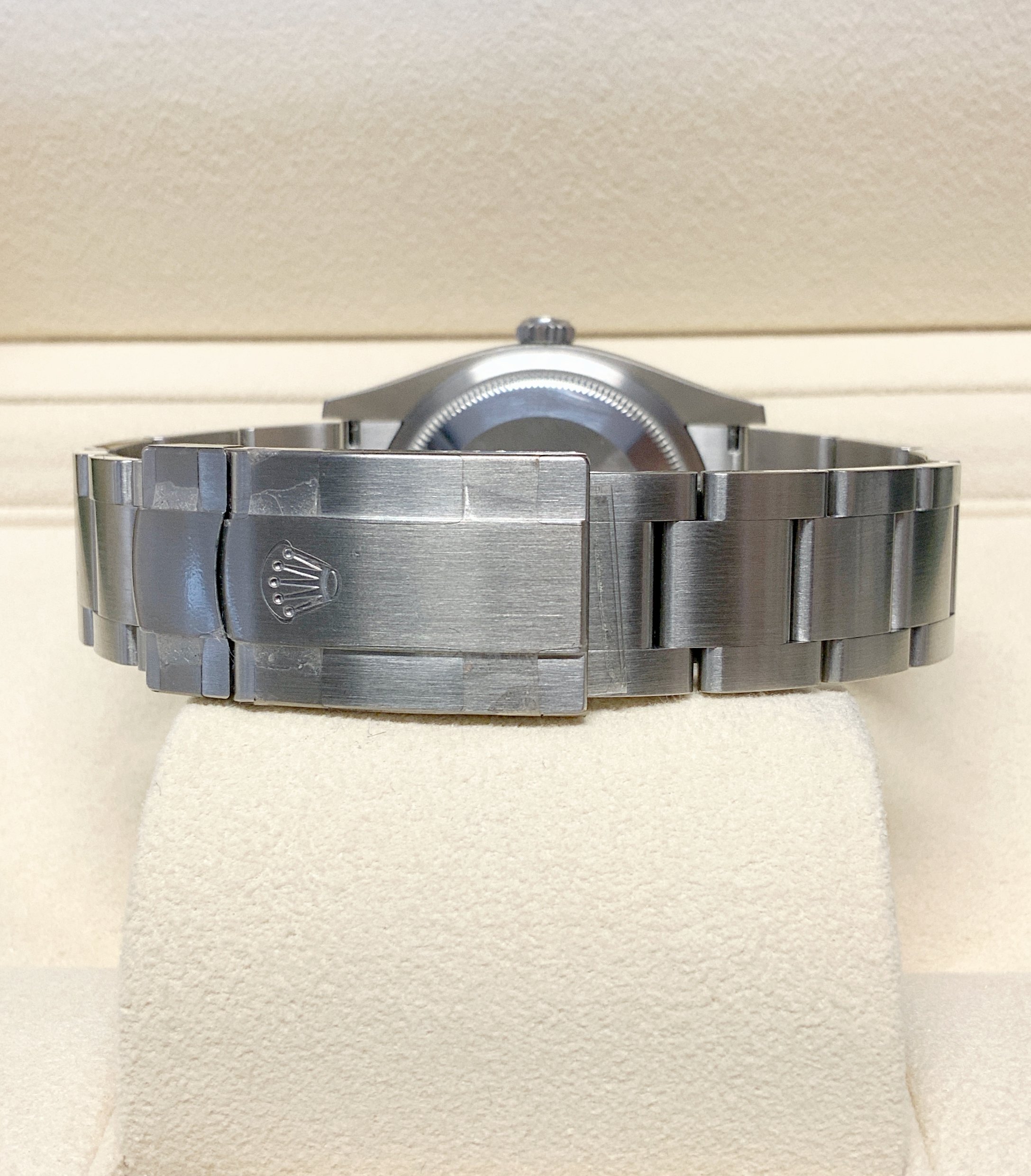 Rolex replica Oyster Perpetual 36 126000 Yellow Dial-2