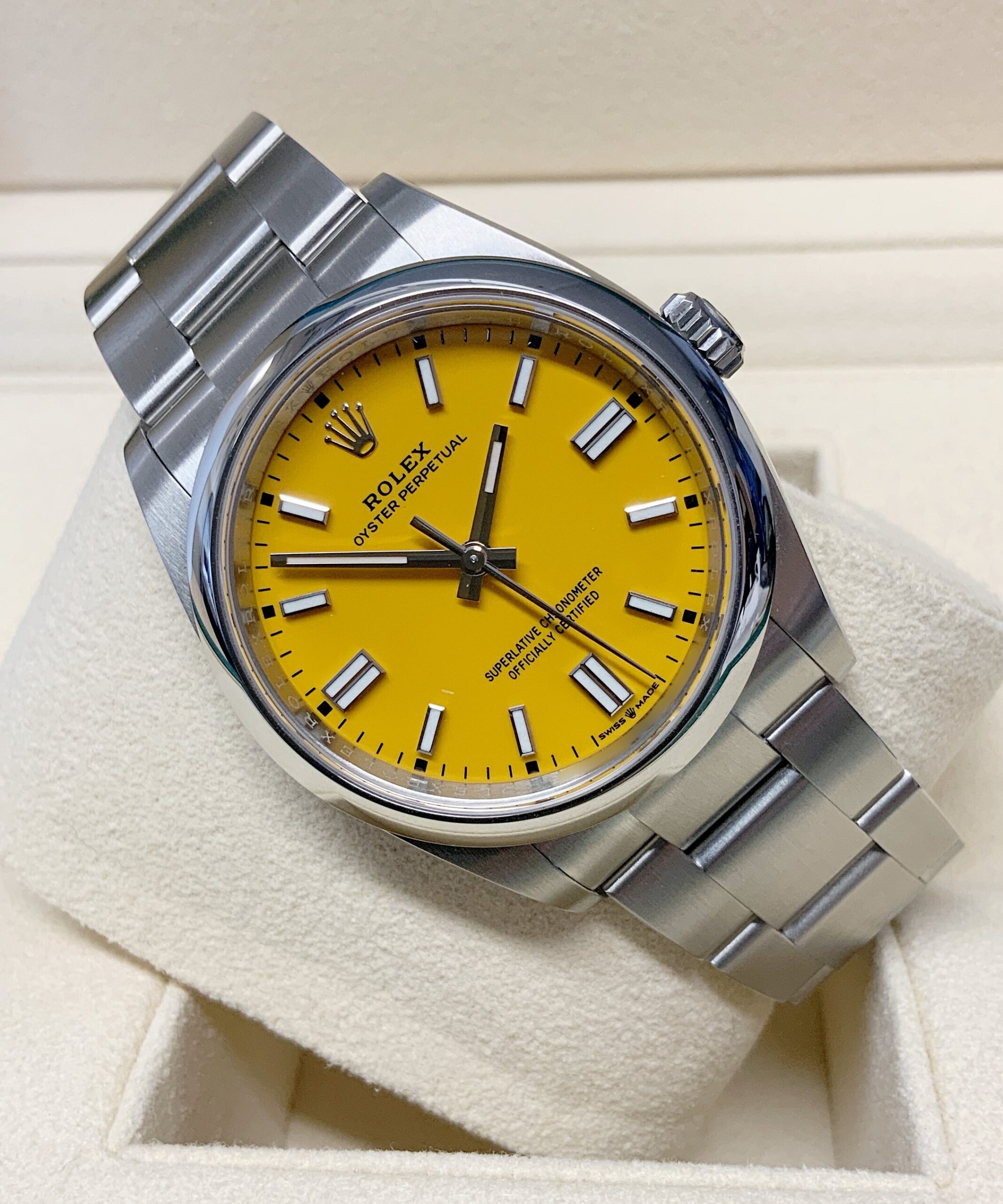Rolex replica Oyster Perpetual 36 126000 Yellow Dial-6