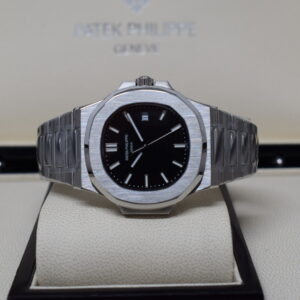 Patek Philippe replica Nautilus 5711/1A-011 Black Dial orologio assemblato