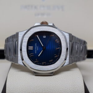 Patek Philippe replica Nautilus 5711/1A arabic blue dial orologio assemblato