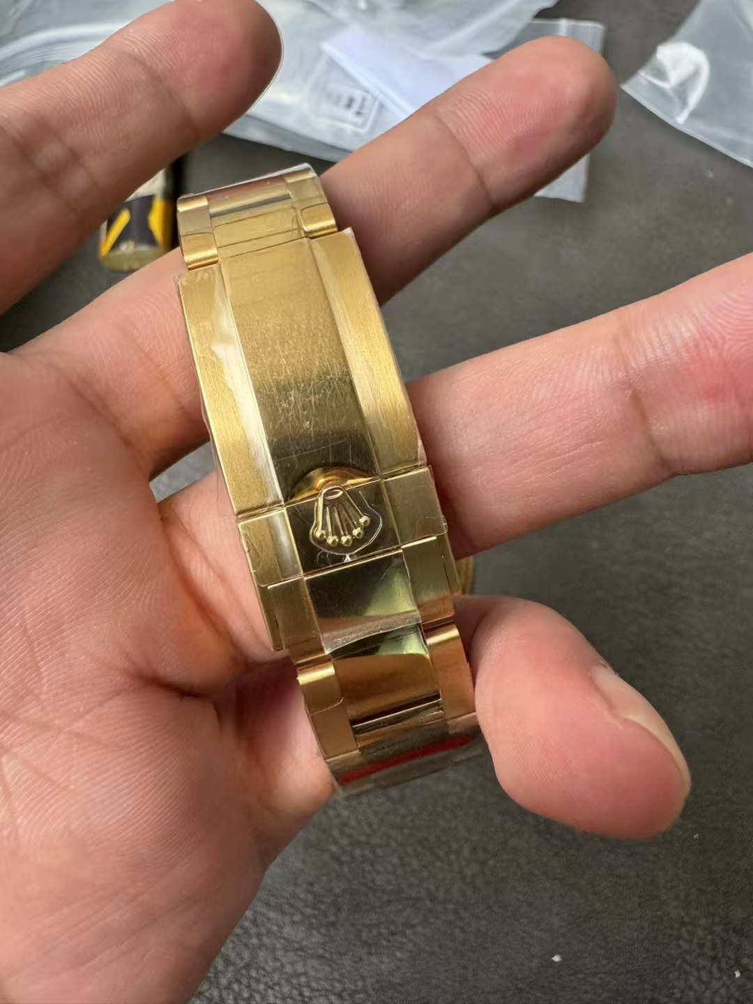 Rolex replica daytona le mans yellow gold-7